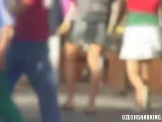 Tchèque amateur filles sharked sur la des rues